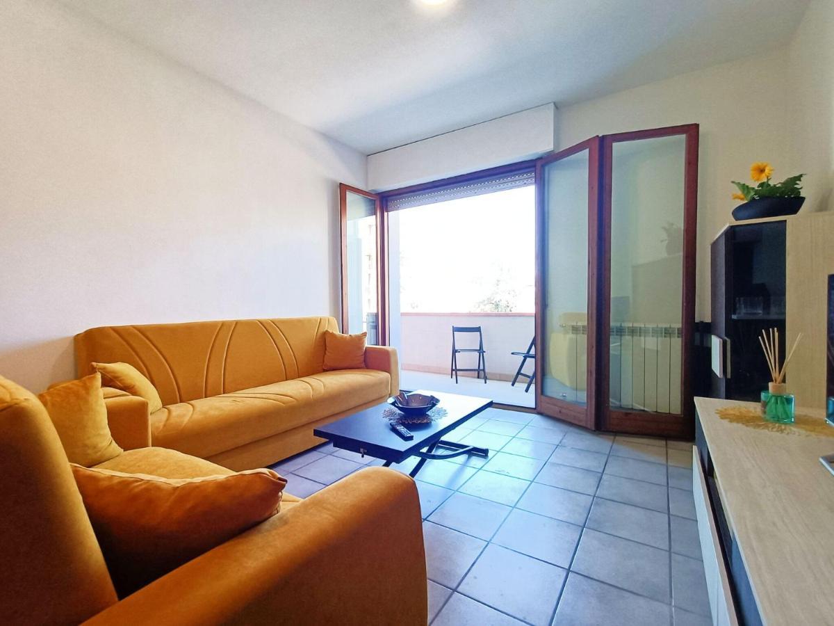 Large Panoramic Terrace 2-Bedroom In Viareggio Sleeps 4 Exterior photo