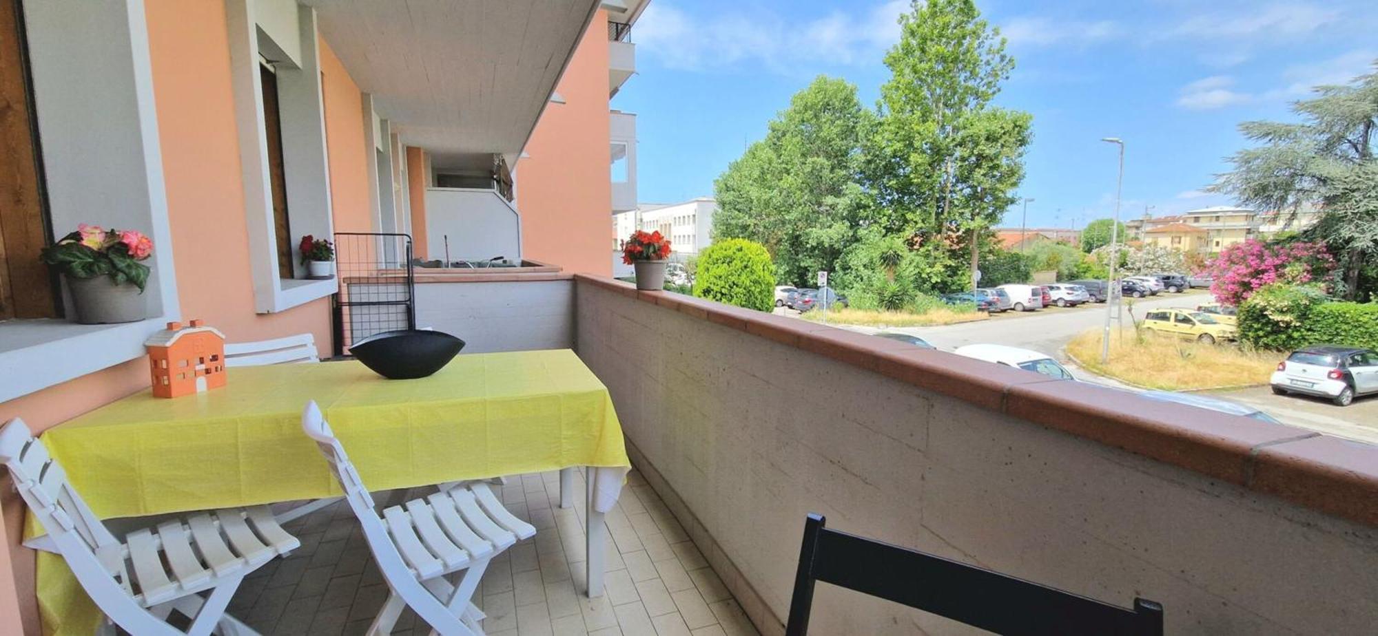 Large Panoramic Terrace 2-Bedroom In Viareggio Sleeps 4 Exterior photo